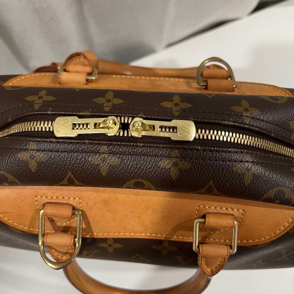 Louis Vuitton Deauville Bag Authentic Preloved Iconic Design Monogram Canvas - Picture 9 of 16